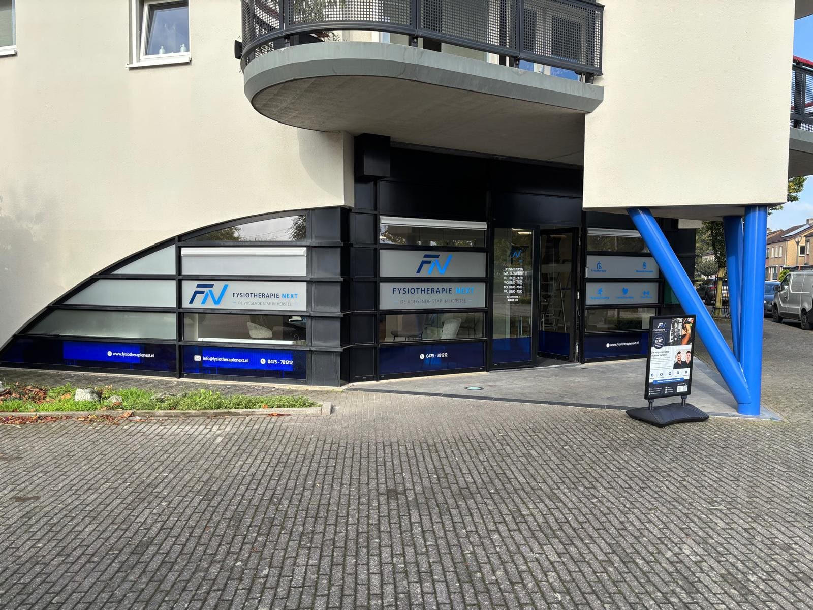 Vooraanzicht van het pand van Fysiotherapie Next in Echt